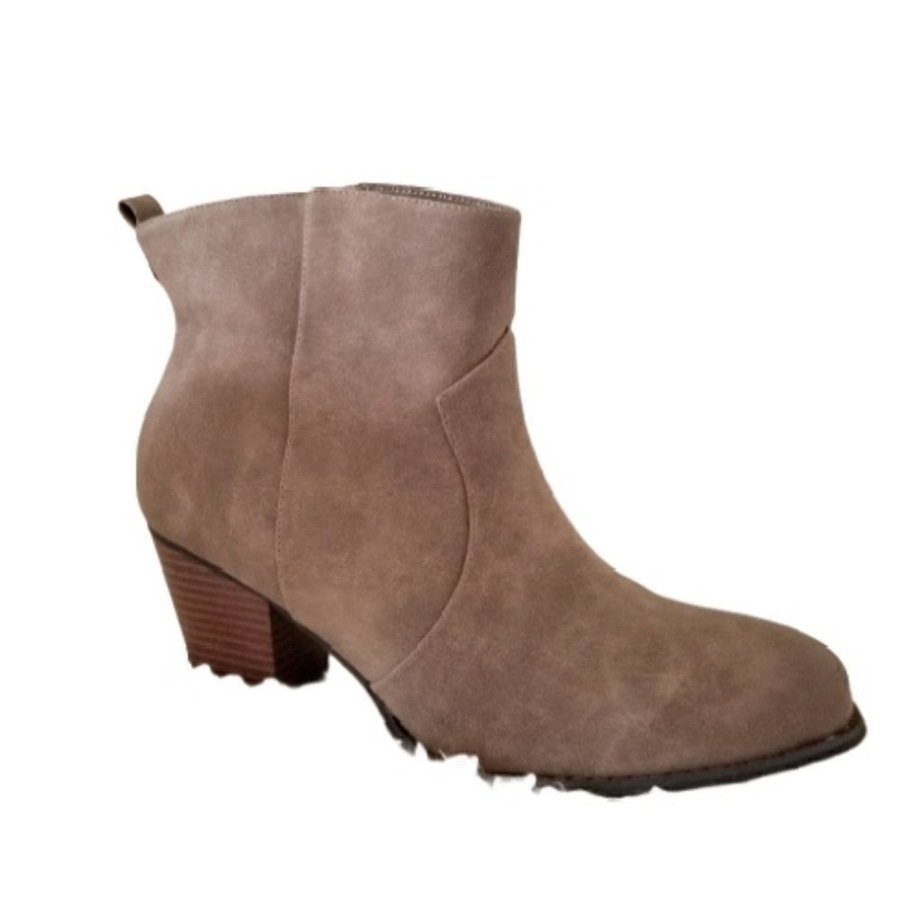 Torrid b brn pu western hl btie ankle boots
